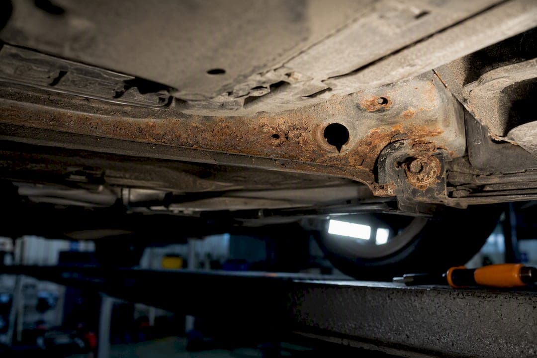 Acheteur d'occasion, 5 étapes pour repérer la corrosion du châssis